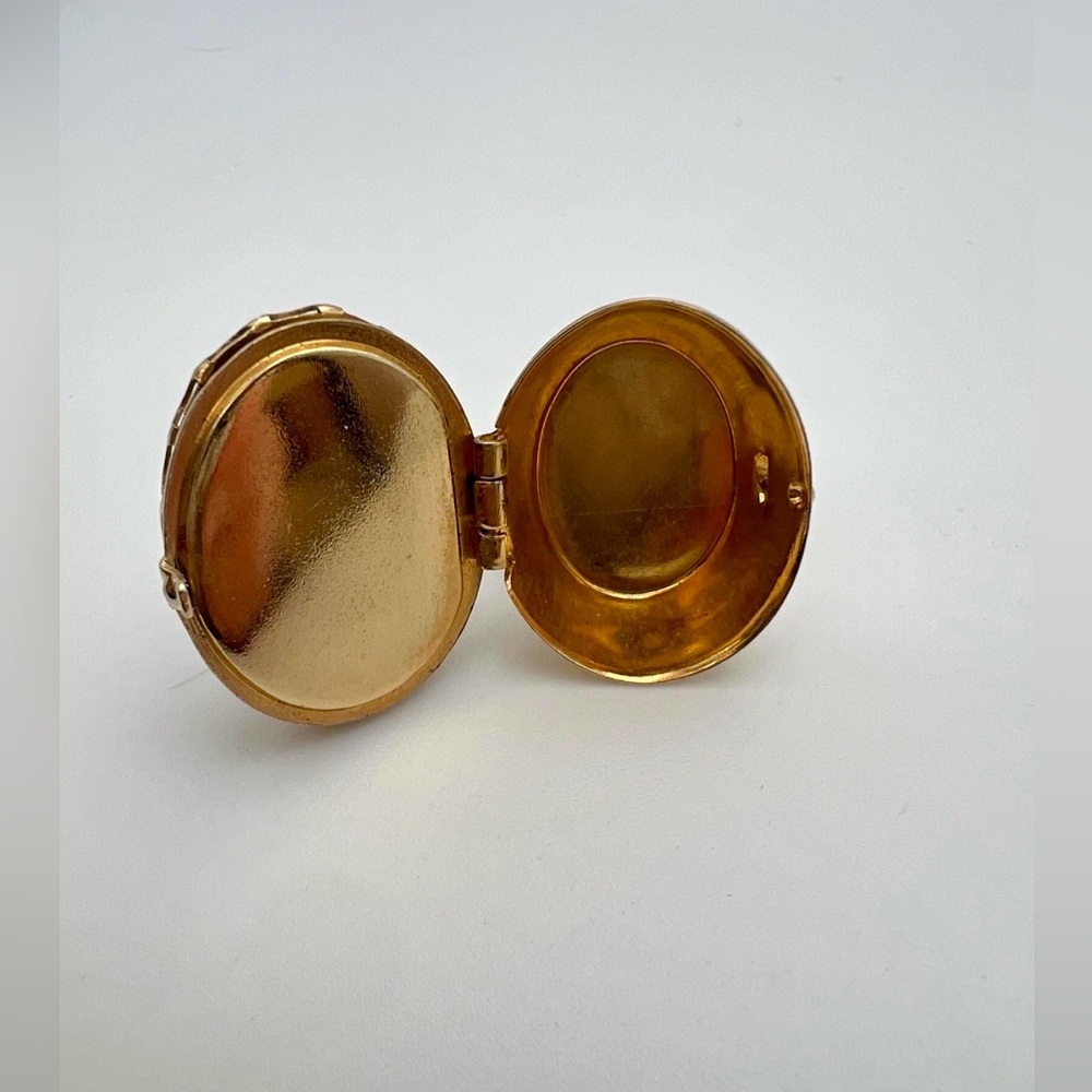 Vintage Statement Poison Ring Natural Agate Locket Ring Gold Tone Adjustable - Picture 3 of 9